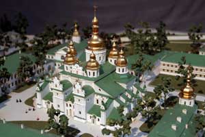 Модель Михайлівського Золотоверхого монастиря на 1914 рік. Знаходиться в музеї Михайлівського Собору. М 1:200, розмір підмакетніка 200х200 см.