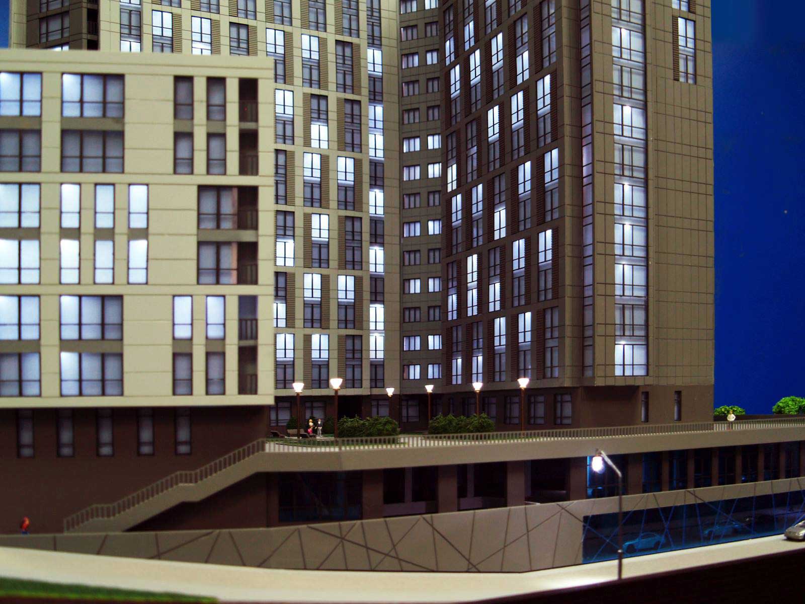 Модель жилого-офисного здания. В г. Киеве. Печерск. Масштаб М 1:100.