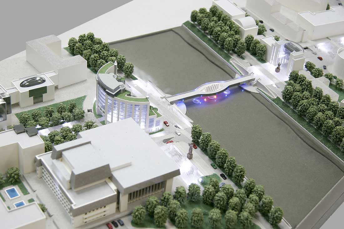 Містобудівний макет проекту мостового переходу в місті Ужгород.