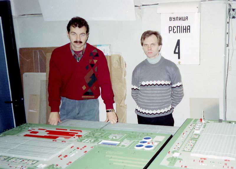 Сотрудники ЧП «Формат». (часть 2) Перед сдачей второго макета завода по производству «Кока-колы».
