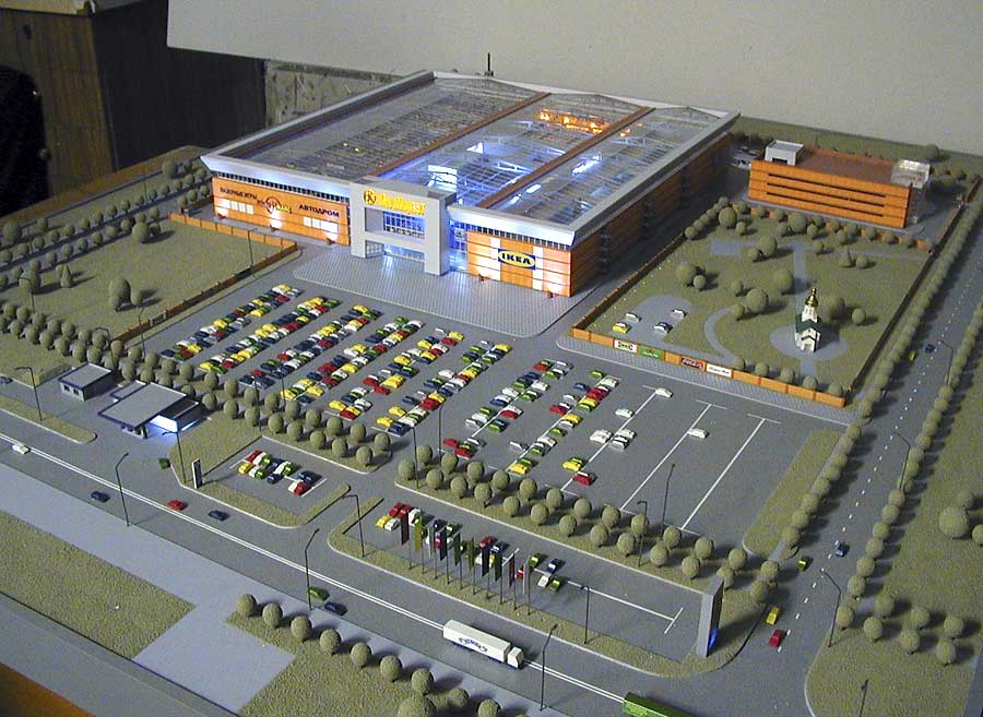 Модель торгово-развлекательного центра в городе Бровары. М 1:200. Размер подмакетника 110х110 см